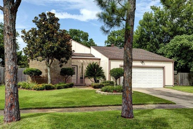 1st image of 10523 Sagetrail Dr