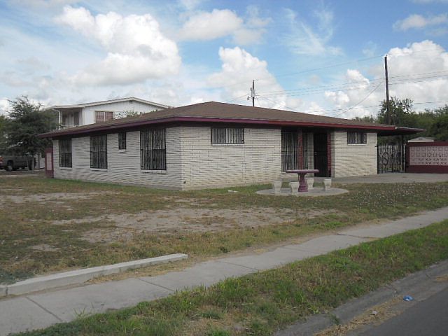 1st image of 2700 Quince Ave