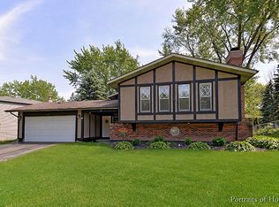 127 E Robinhood Way, Bolingbrook, IL 60440