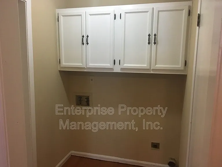 7019 Shadow Oaks Dr — Photo 12