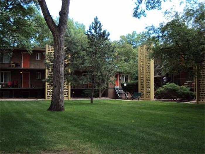 2nd image of 1801 S Cascade Ave