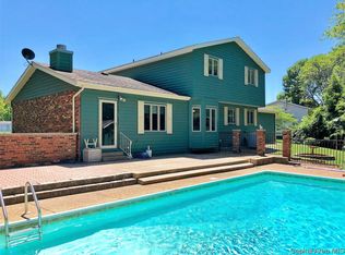 2733 Delaware Dr, Springfield, IL 62702