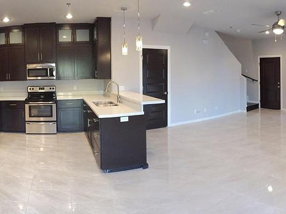 4th image of 1208 E Camellia Ave Unit 3