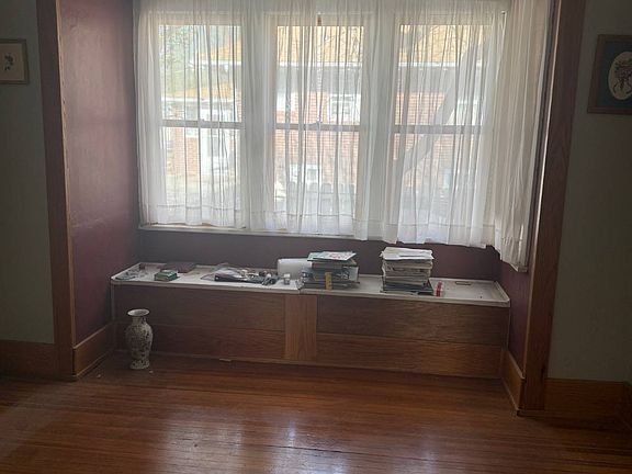 3rd image of 540 W 4th St