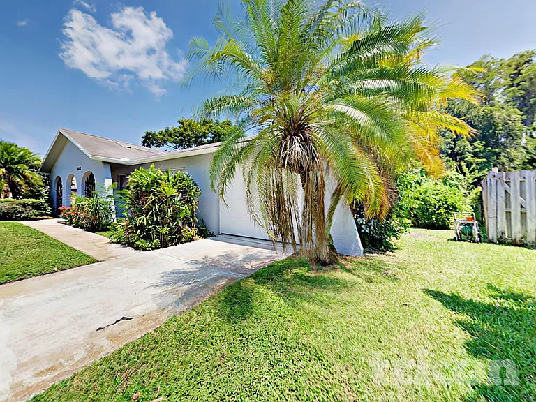 4348 Black Fox Dr — Photo 3