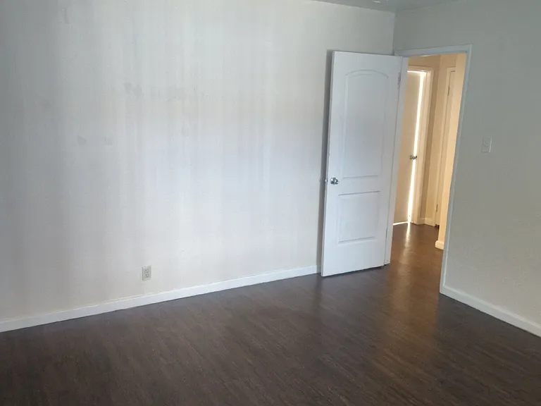 2125 North Ave #2 — Photo 5
