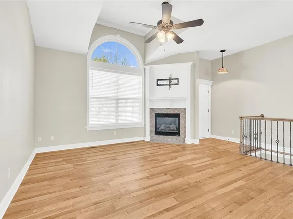 15715 W 62nd St, Shawnee, KS 66217