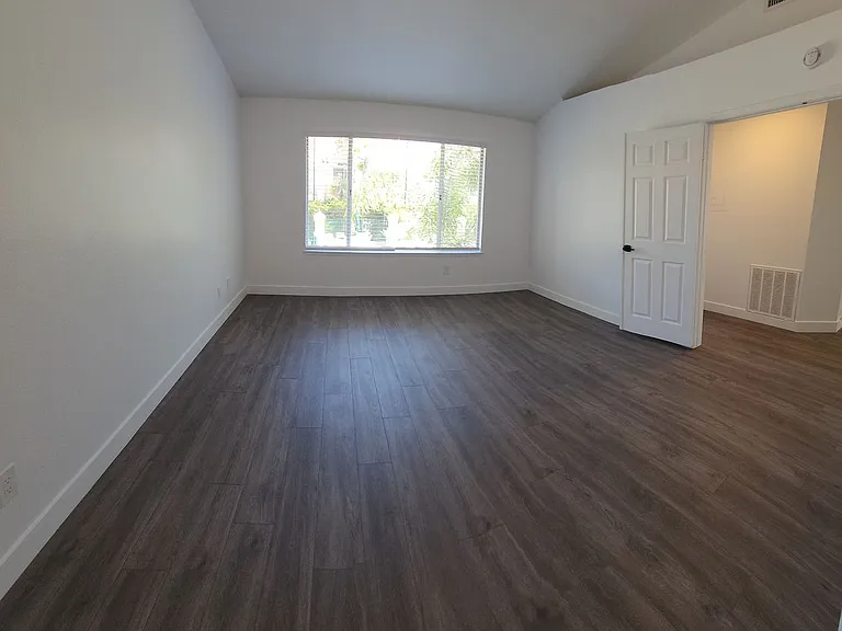 272 Augustine Way #B — Photo 13