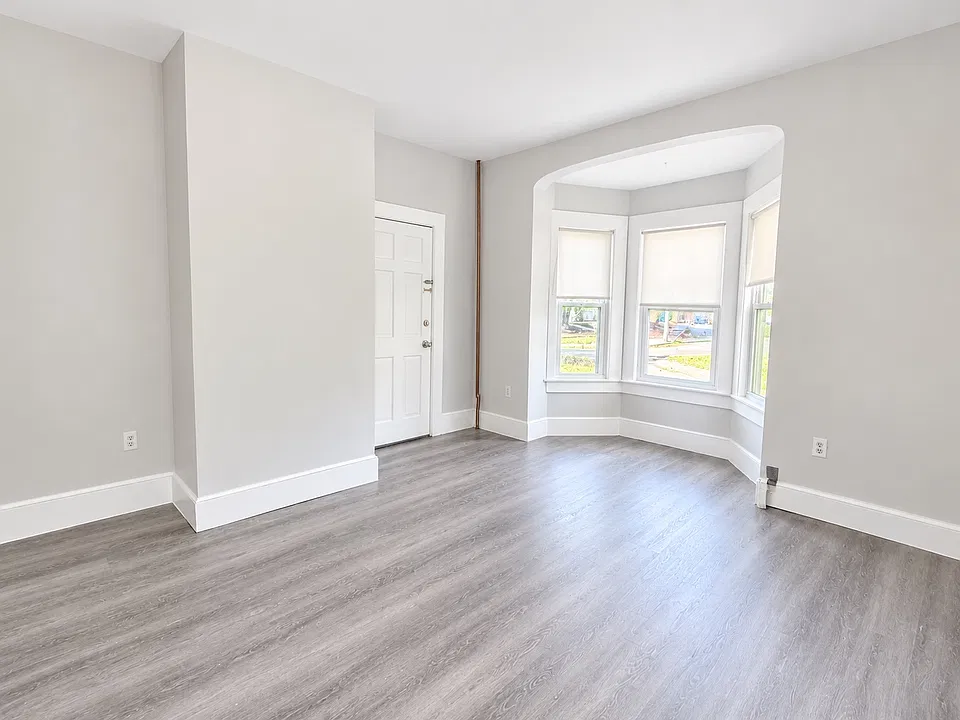 51 River St #1