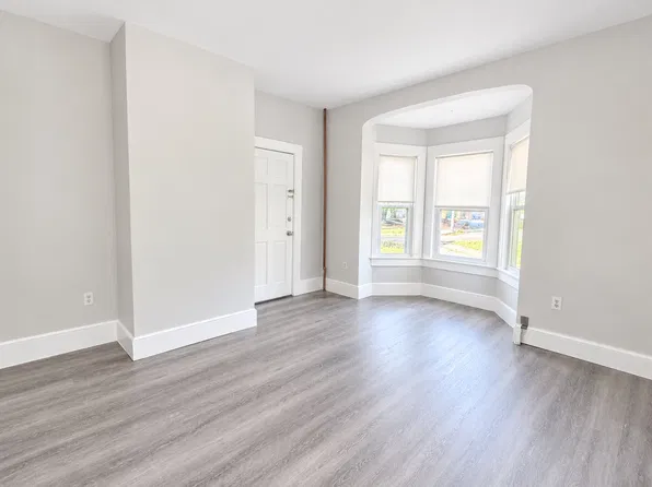 51 River St APT 1, Braintree, MA 02184