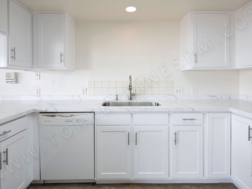 1st image of 1863 Cable St #0