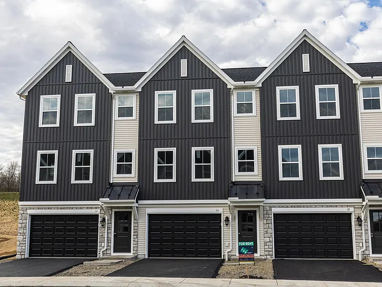 14 Meredith Way — Photo 2