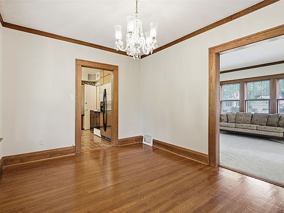 5th image of 912 37th St