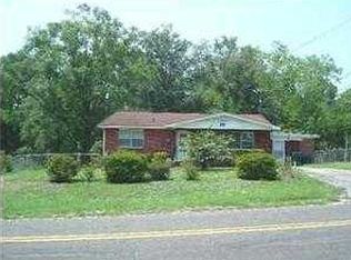 690 Bruce Ave, Defuniak Springs, FL 32435