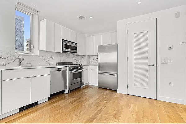 1st image of 515 9th Ave #9K
