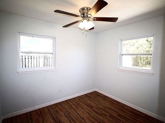 4th image of 1553 76th Ave N