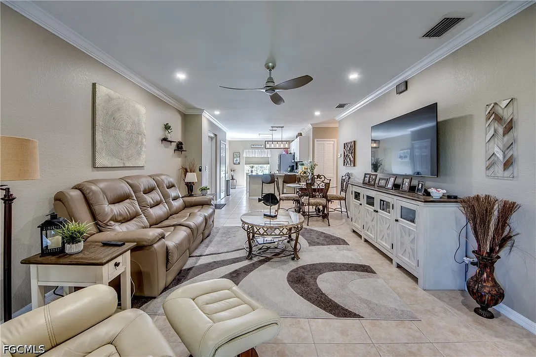 2 bed, 2.0 bath, 1098 sqft, $1,825 — Photo 3