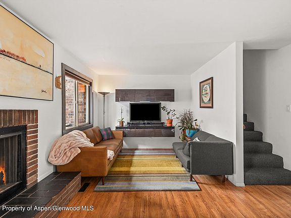 5th image of 681 S 2nd St APT B
