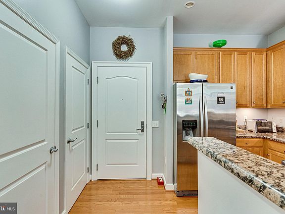 4th image of 1000 N Randolph St APT 105