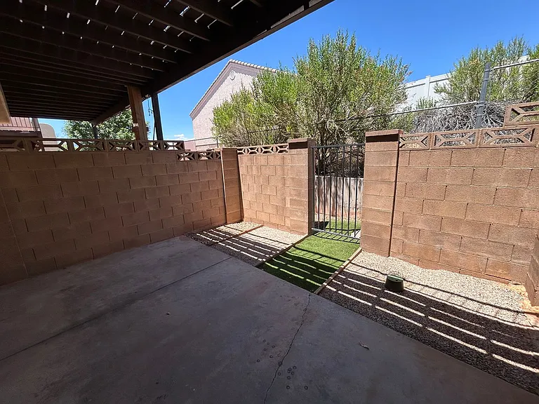 1045 N 1725 W — Photo 27