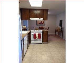 4th image of 218 Canmore Ct