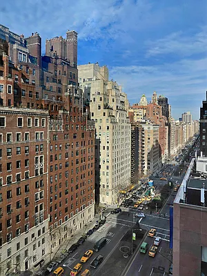 Sold by Sotheby's International Realty | media 23