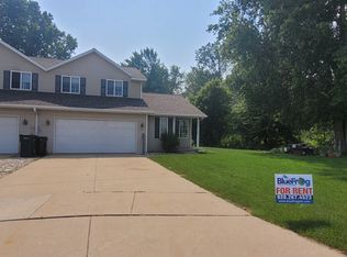 1021 Coggins Ct, Green Bay, WI 54313