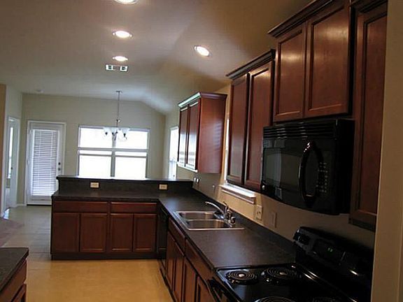 2nd image of 806 Hazels Way