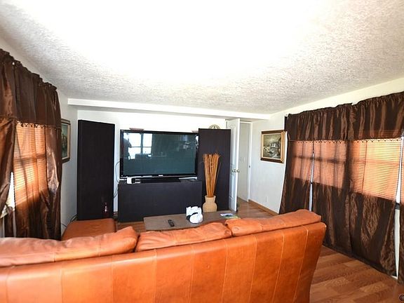 5th image of 214 1/2 W Highland Ave