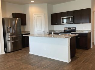 852 Armadillo Dr, Seguin, TX 78155