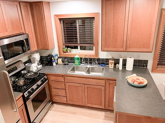 3rd image of 107 21st Ave E Unit A