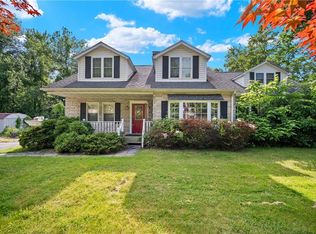 3611 Gomer St, Yorktown Heights, NY 10598