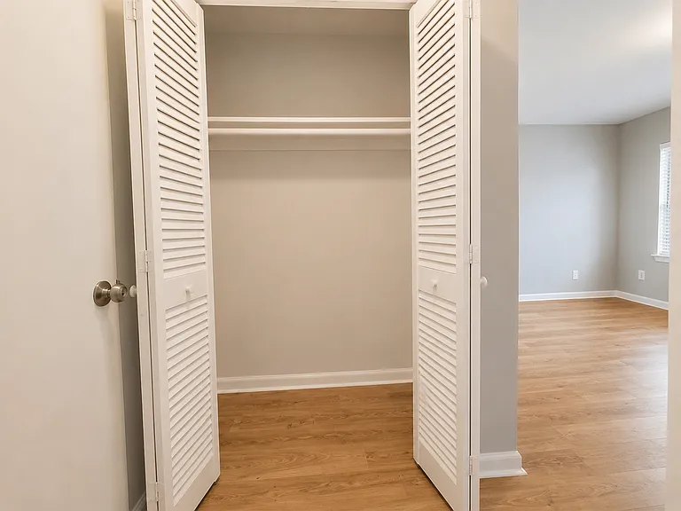 420 Fairfax Dr #C — Photo 21