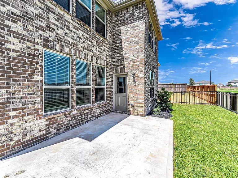 1029 Laguna Cove Dr — Photo 35