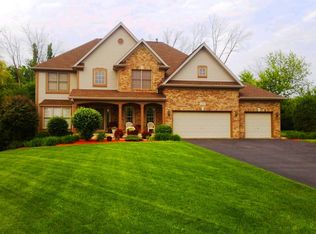 1025 Riverstone Dr, Aurora, IL 60502