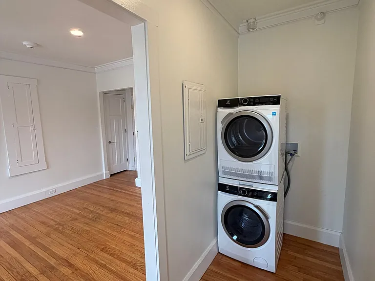 413 Euclid Ave #203 — Photo 8