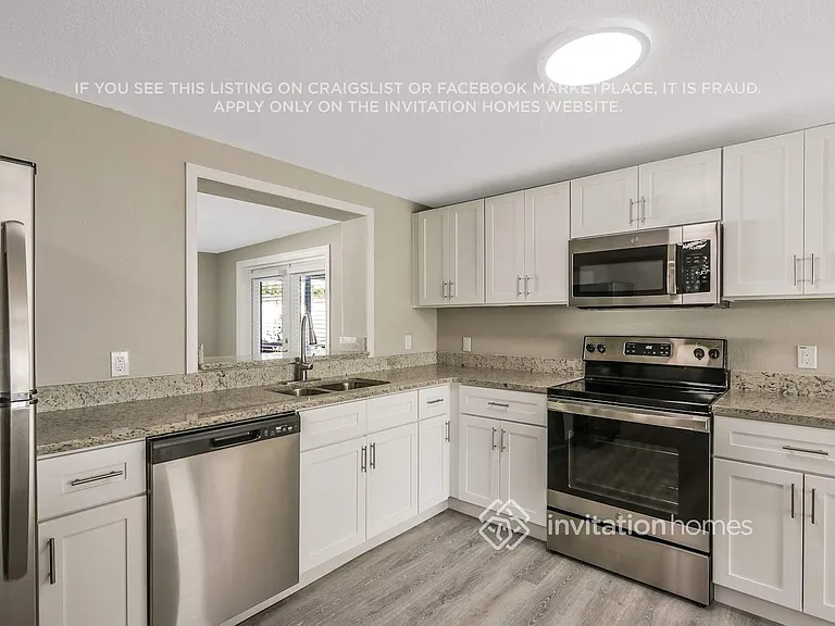 10821 Manchester Rd — Photo 6