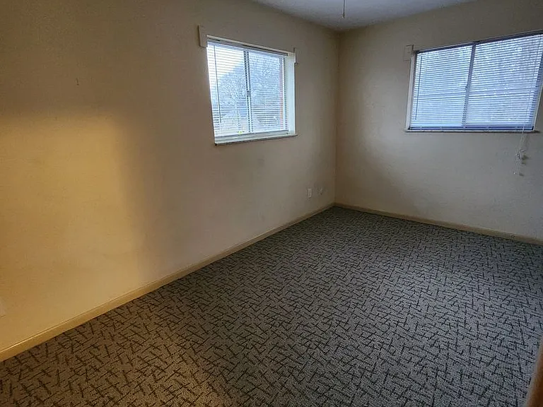 2411-2413 2415 Charlestown Rd — Photo 10