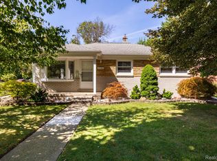 25182 Woodruff Rd, Flat Rock, MI 48134