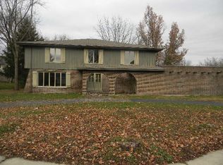 1317 E Gartner Rd, Naperville, IL 60540