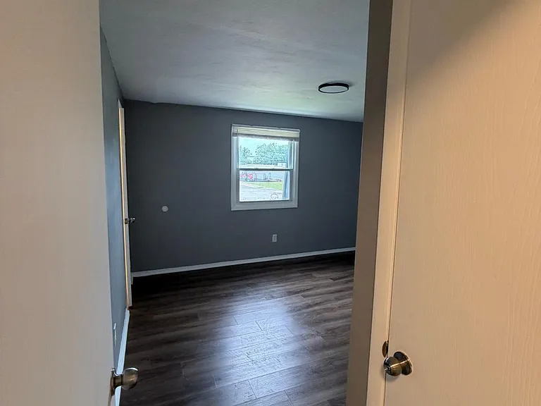 1818 E 42nd St — Photo 11