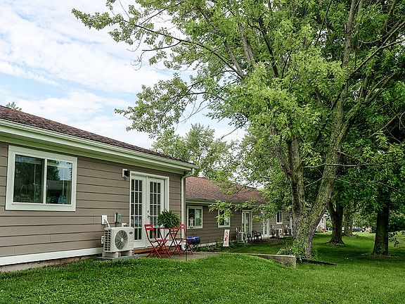 Crystal Valley Manor apartments