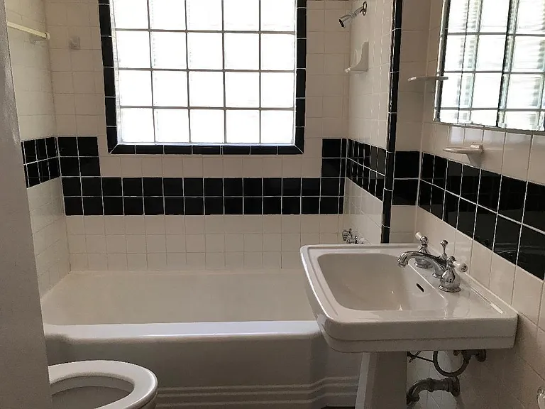 707 W Temple St — Photo 12