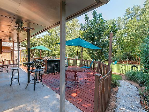 Half oval deck 16' x 32'