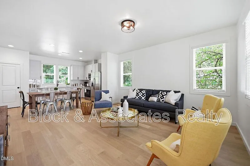 4 bed, 4.5 bath, $3,290 — Photo 4