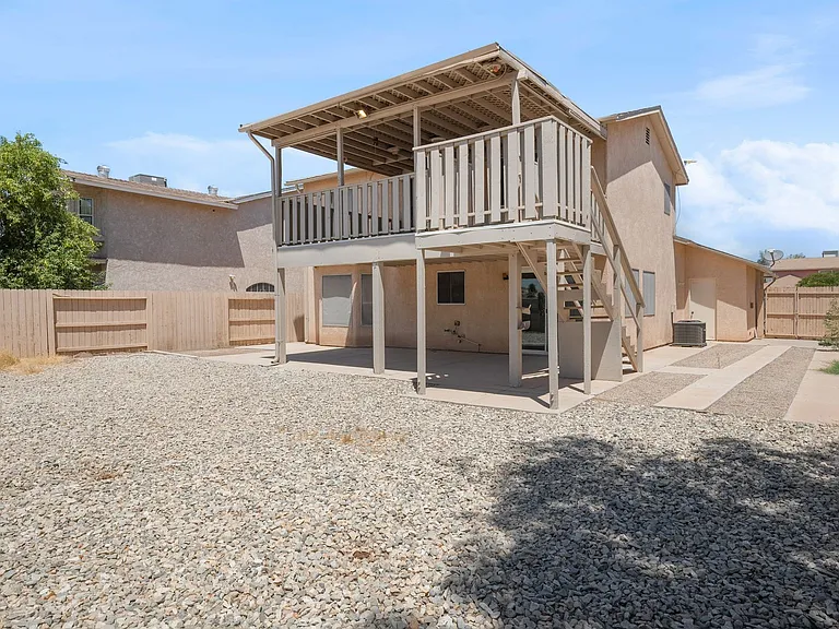 2571 W Orange Ave — Photo 36