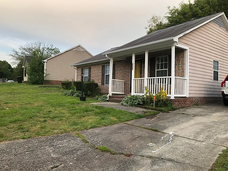 2245 Pine Knoll Ter — Photo 15