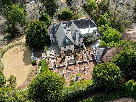 2nd image of 2 Rockledge Rd