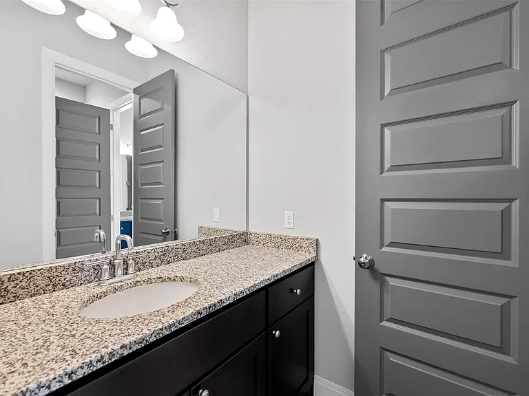 341 Bitterroot Ln — Photo 32