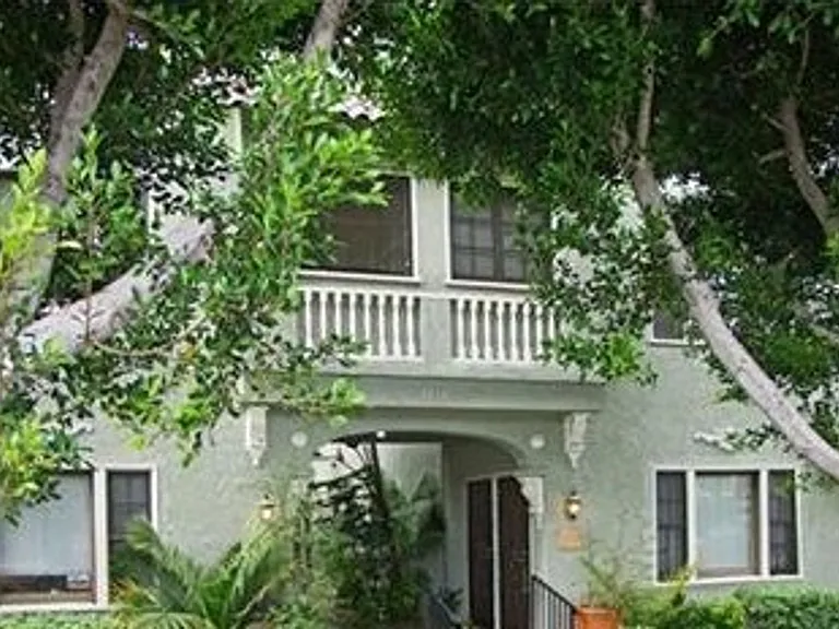 3010 E 3rd St — Photo 2